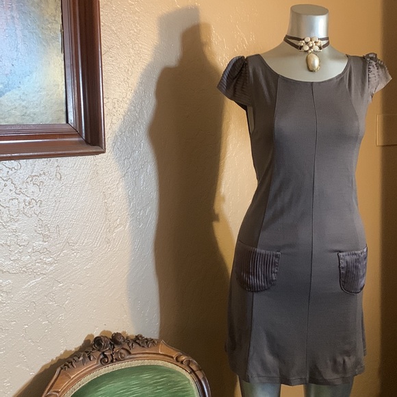 Alice+ Olivia Gray Cap Dress.  Sz XS - Picture 3 of 6